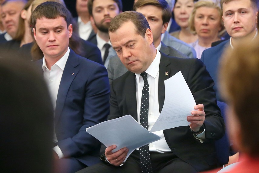 Медведев поручил чиновникам содействовать проекту автомагистрали &laquo;Меридиан&raquo;