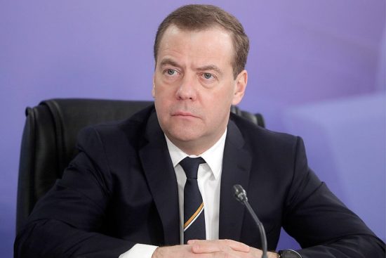 Медведев поручил ввести уголовную ответственность за срыв госзакупок