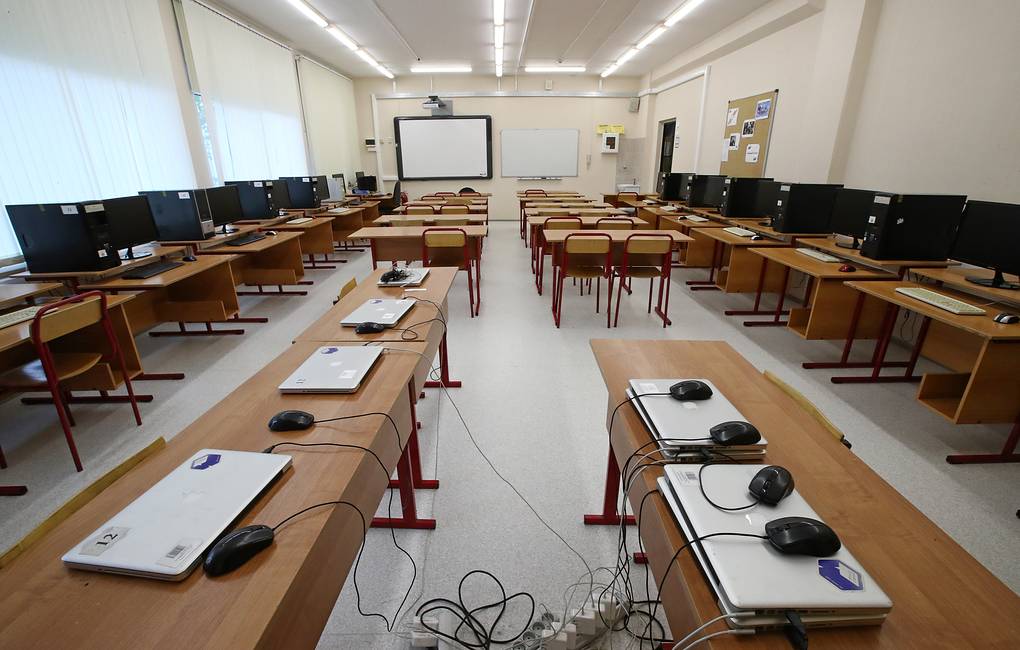 Новые компьютеры получат школы и техникумы Хабаровского края по нацпроекту